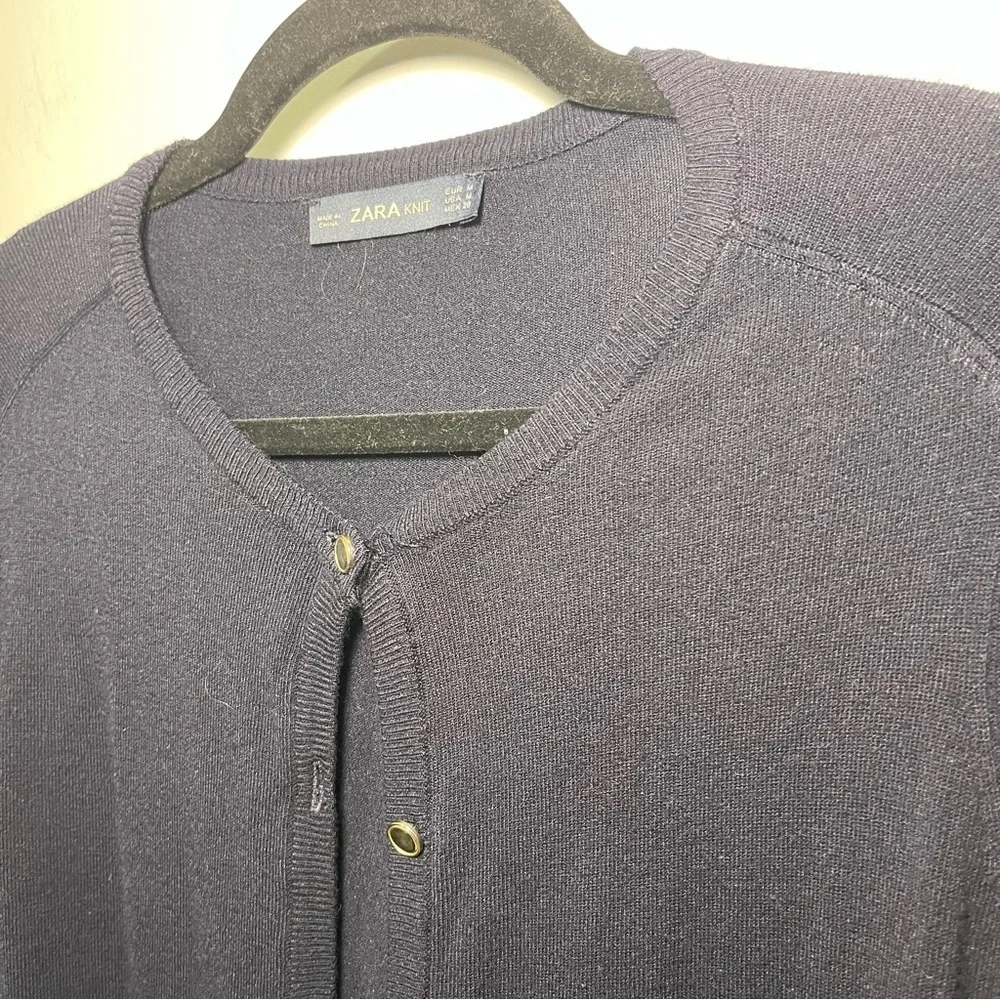 Zara women’s Knit Navy Button Front Cardigan Sweater with Sleeve cuts in Size M - Picture 3 of 10